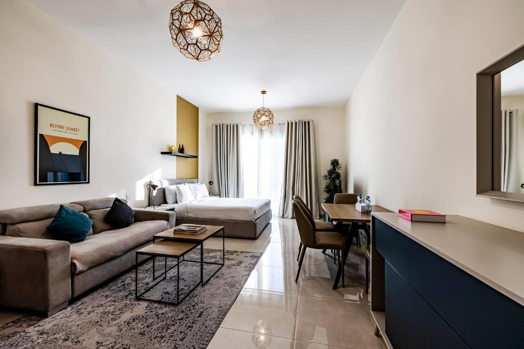 Deluxe Double Studio Apartment with water view (full double bed)