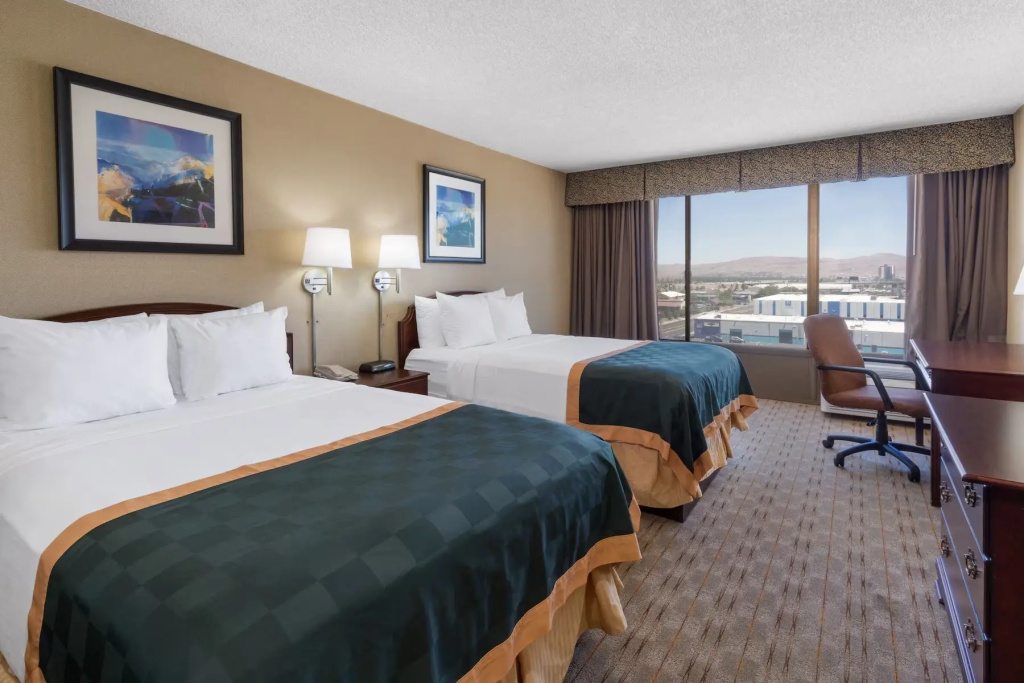 Ramada by Wyndham Reno Hotel and Casino - Chambres