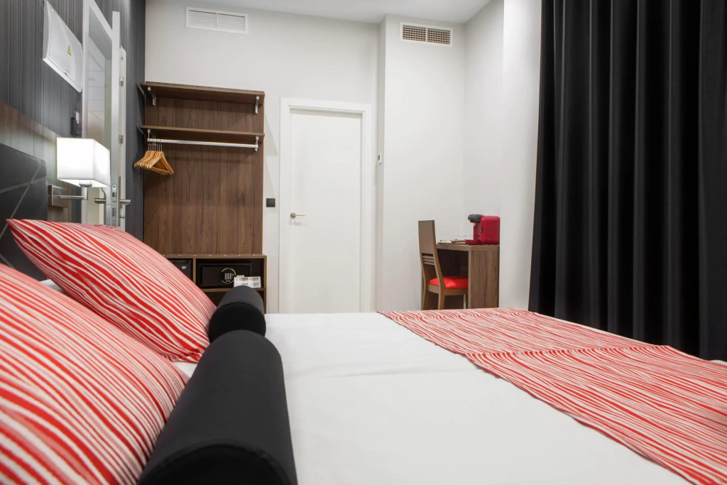 Standard Double room (full double bed)