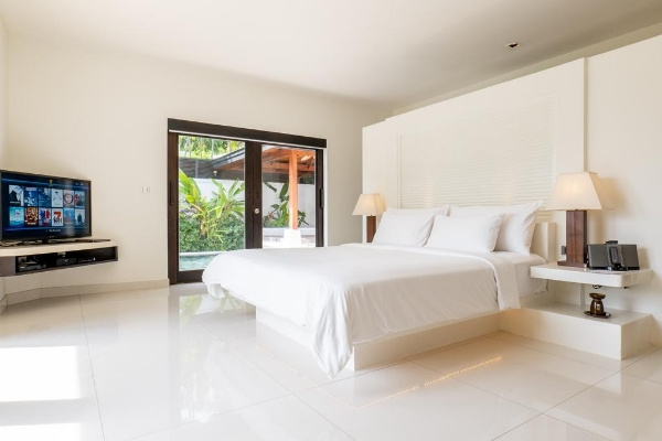 Grand Premium Double Deluxe Pool Villa (full double bed)