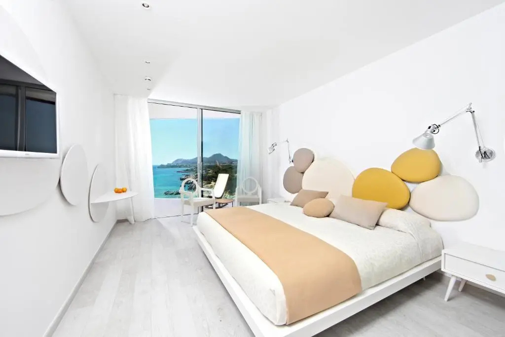 Superior Double room with sea view (full double bed)