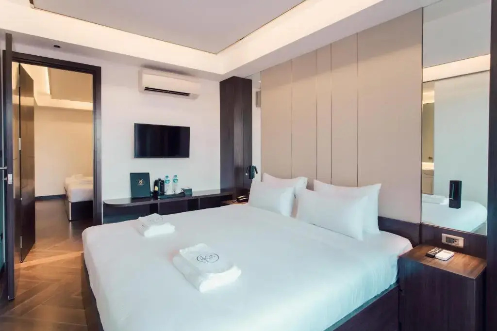 Double room (full double bed)