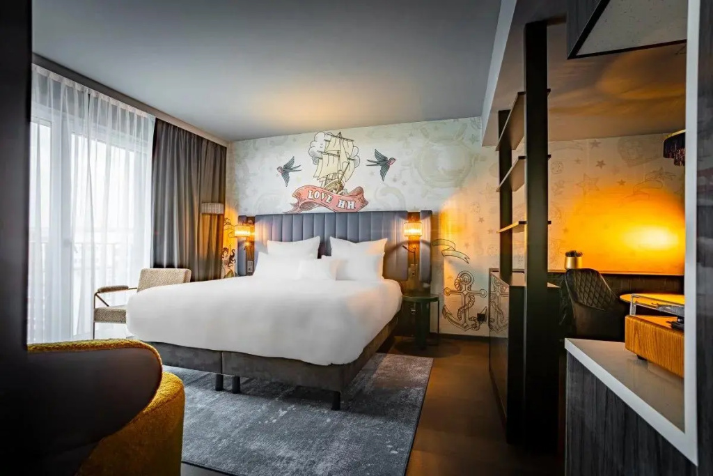 Heaven Double Suite (full double bed)