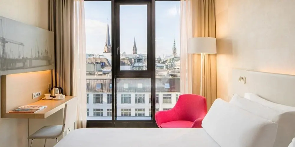 Deluxe Double room with city view (twin beds)