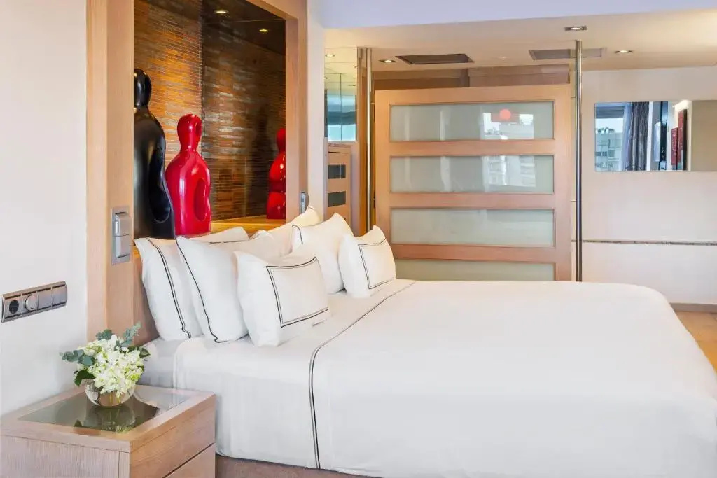Grand Premium The Level Double room with view (full double bed)