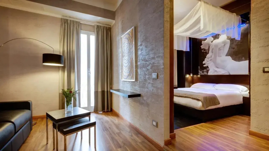 Executive Double Suite (full double bed)
