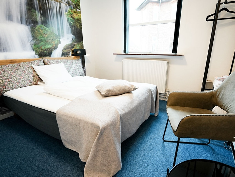 Mini-double room