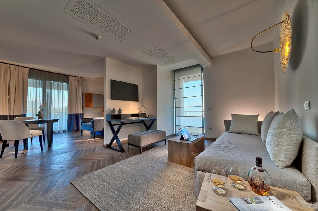 Vital Double Suite (full double bed)