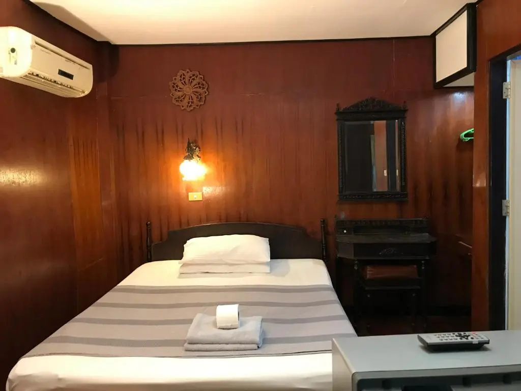 Standard Double Bungalow (full double bed)