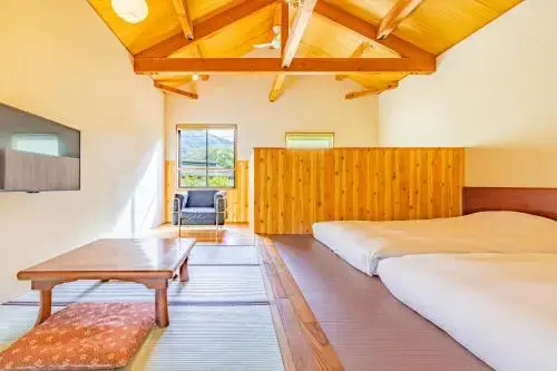 2nd Floor Family room