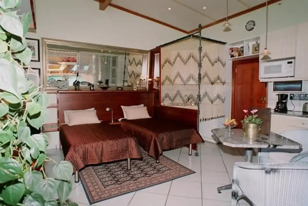 gallery_image_hidden_12