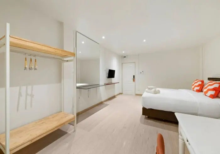 Deluxe Double room (full double bed)