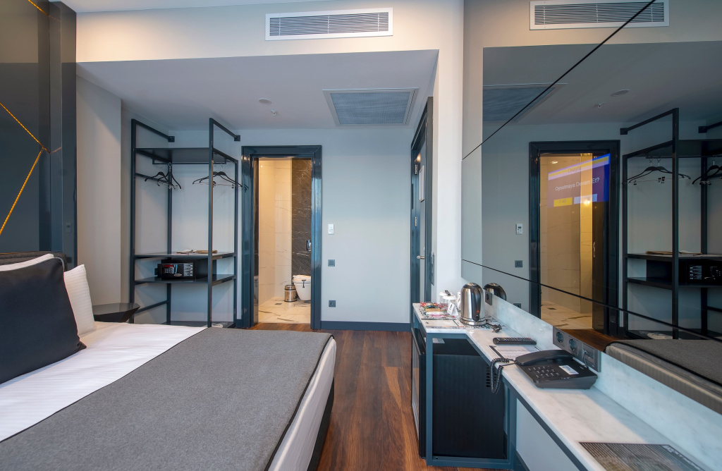 Standard room with balcony and with sea view