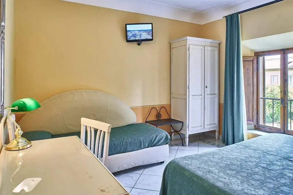 Triple room