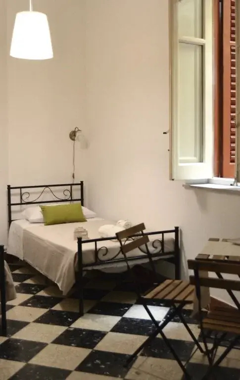 Economy room