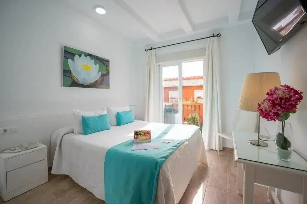 Premium Double room with balcony (full double bed)