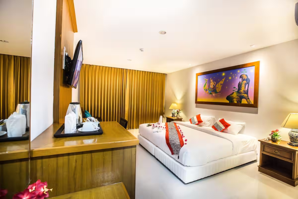 Superior Double room with pool view (full double bed)