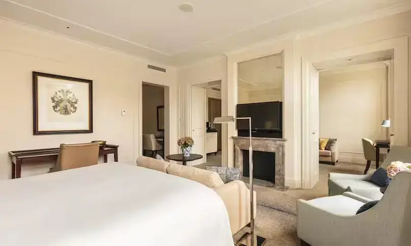 Roell Double Suite (full double bed)
