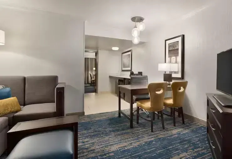Embassy Suites by Hilton Columbus - Chambres