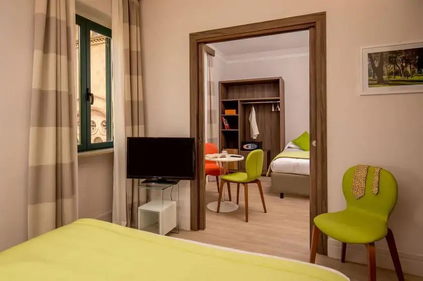 Modern Mini Suite