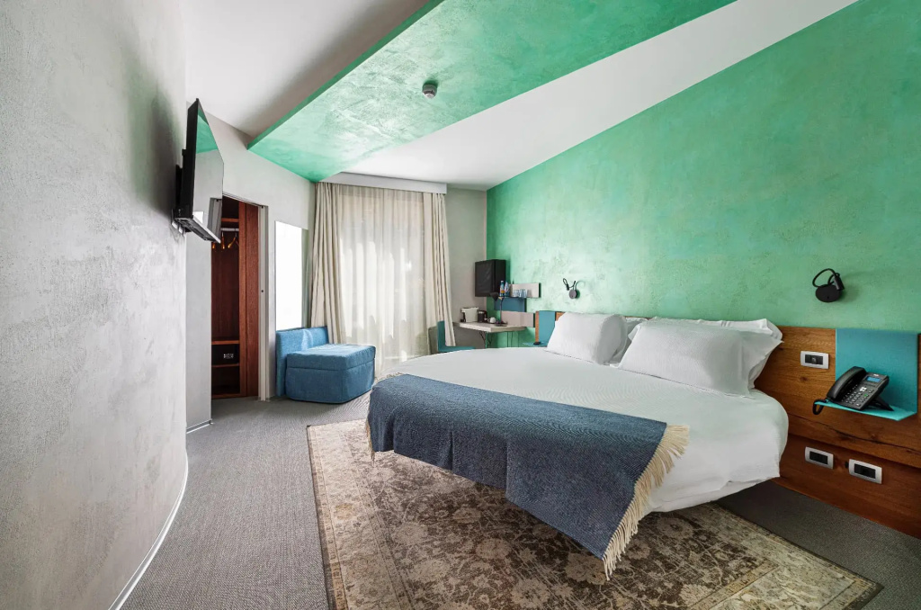 Superior Premium Double room (full double bed)