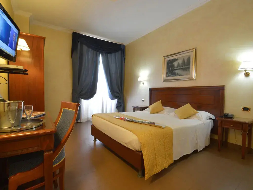 Deluxe Jacuzzi Double room (full double bed)