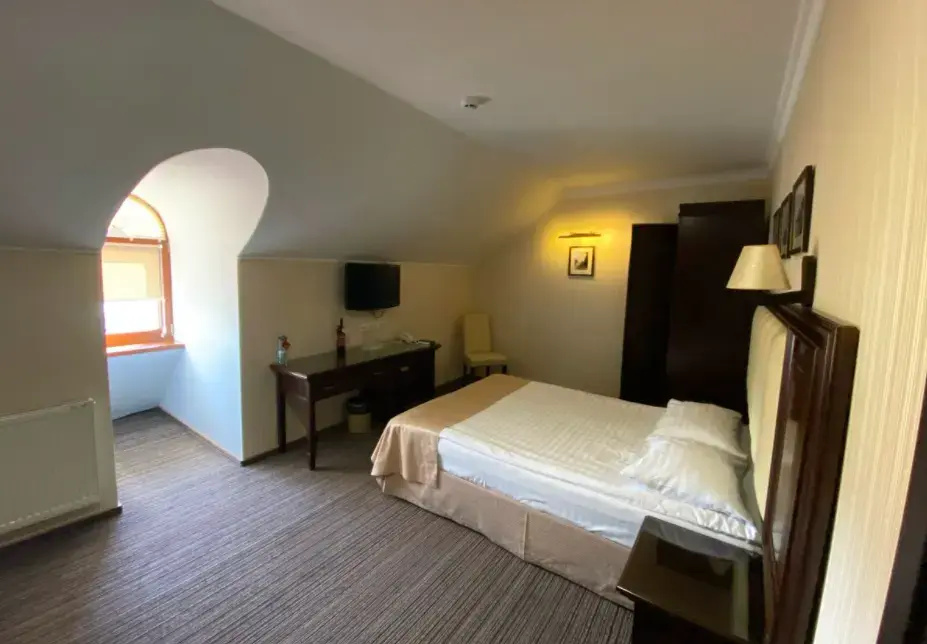 Classic Double room (full double bed)