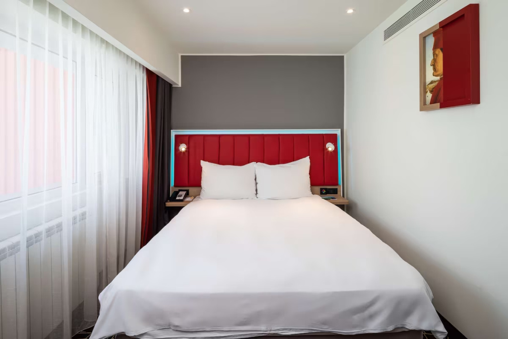 Standard Double room with balcony (full double bed)