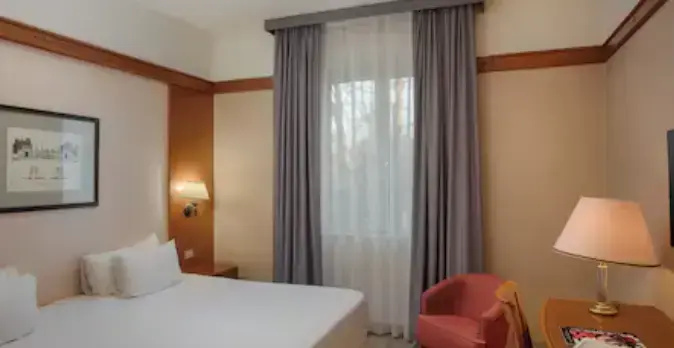 Double Suite with view (full double bed)
