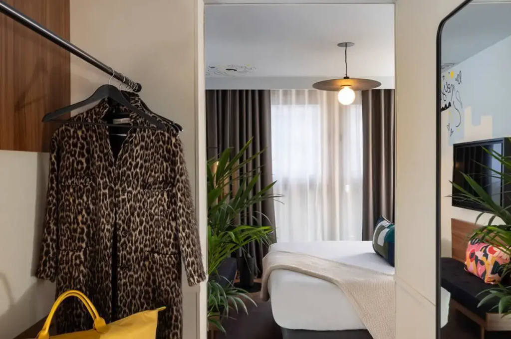 Edgar Double room (full double bed)