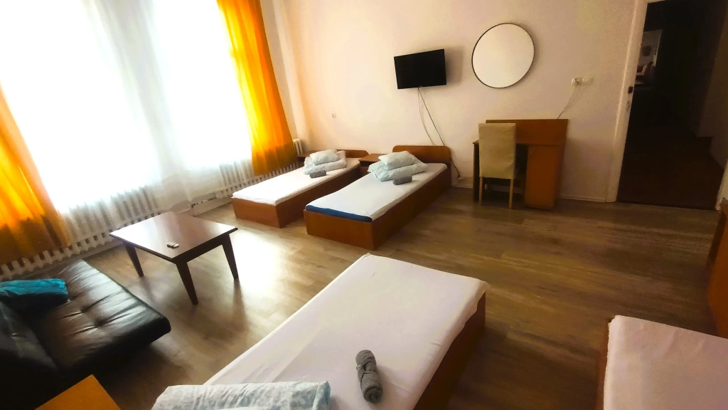 Economy Quadruple room