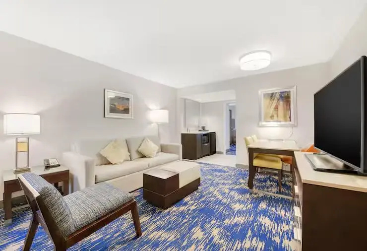 Embassy Suites by Hilton Alexandria Old Town - Chambres