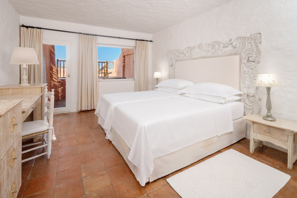 2 Bedrooms Royal Suite with balcony and with sea view
