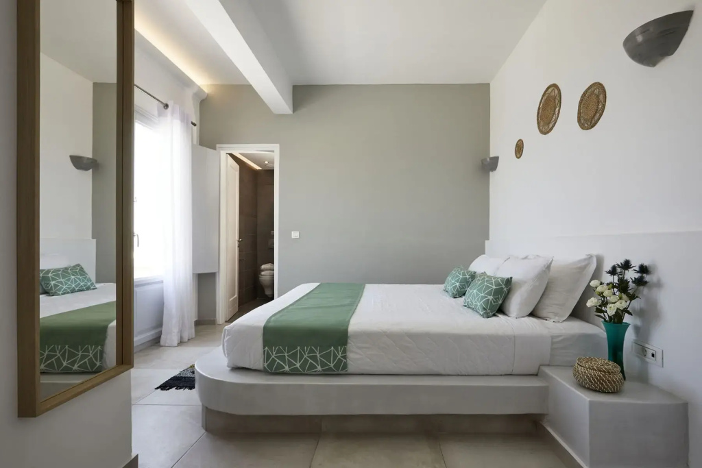 Deluxe Double room with sea view (full double bed)