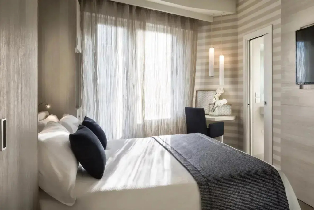 Economy room