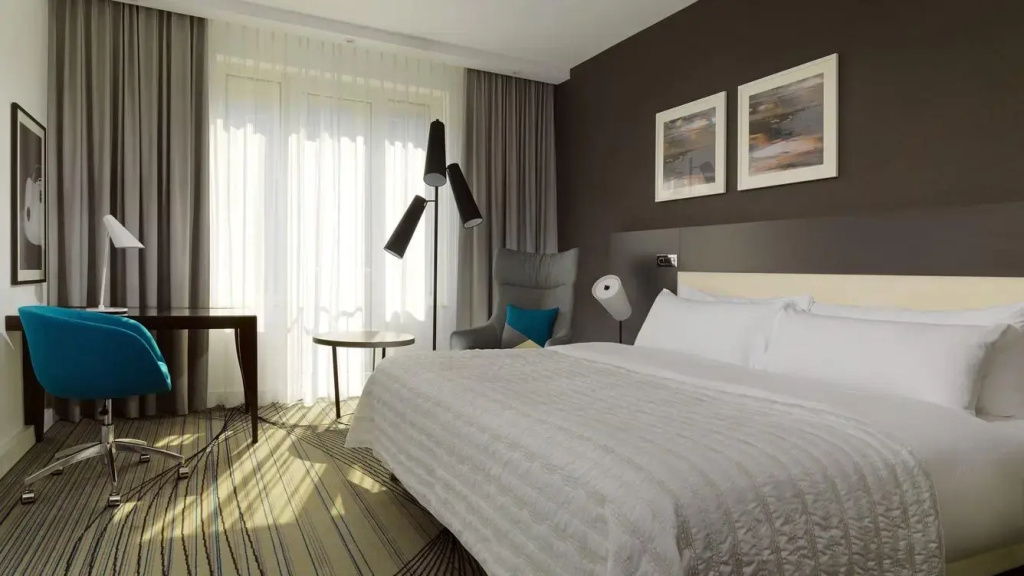 Deluxe Double room (full double bed)