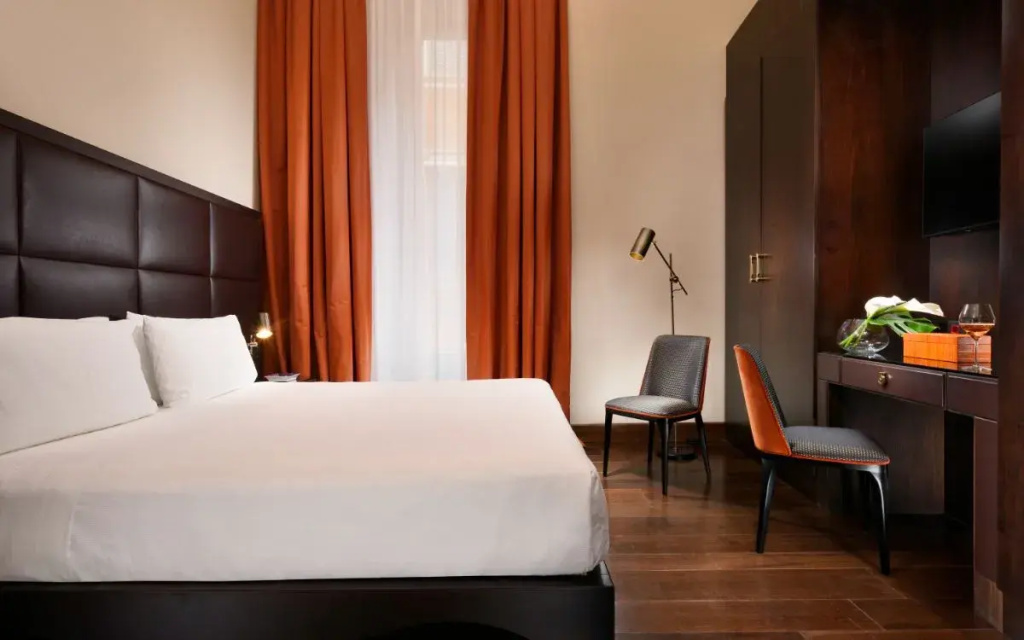 Classic Double room (full double bed)