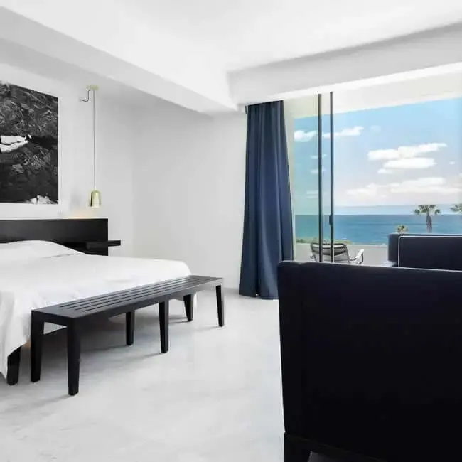 2 Bedrooms Deluxe Suite with sea view