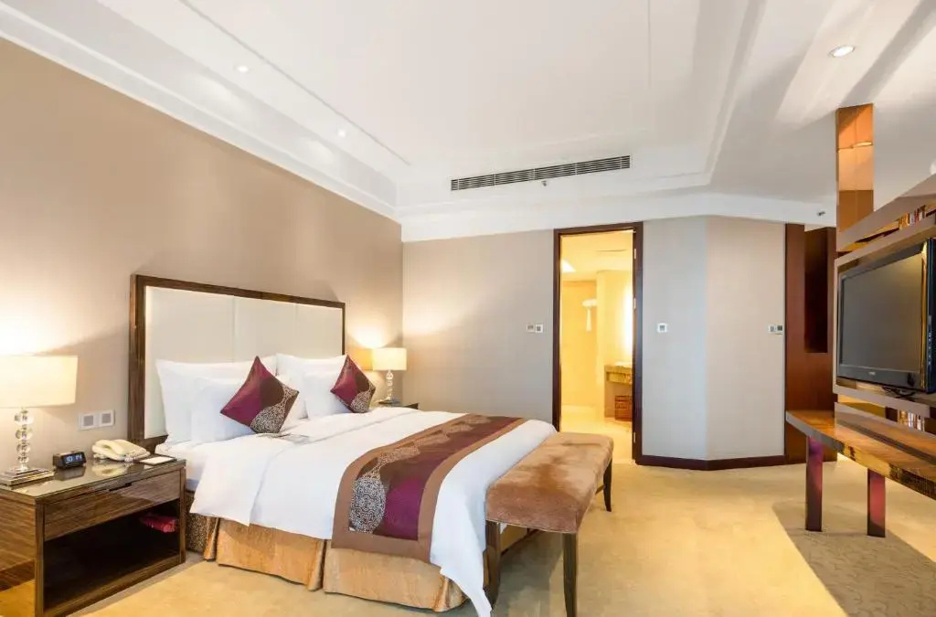 Deluxe Double Suite (full double bed)