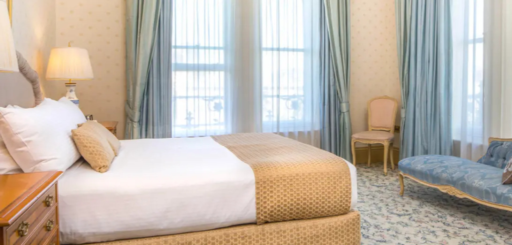 Royal Double Suite (full double bed)