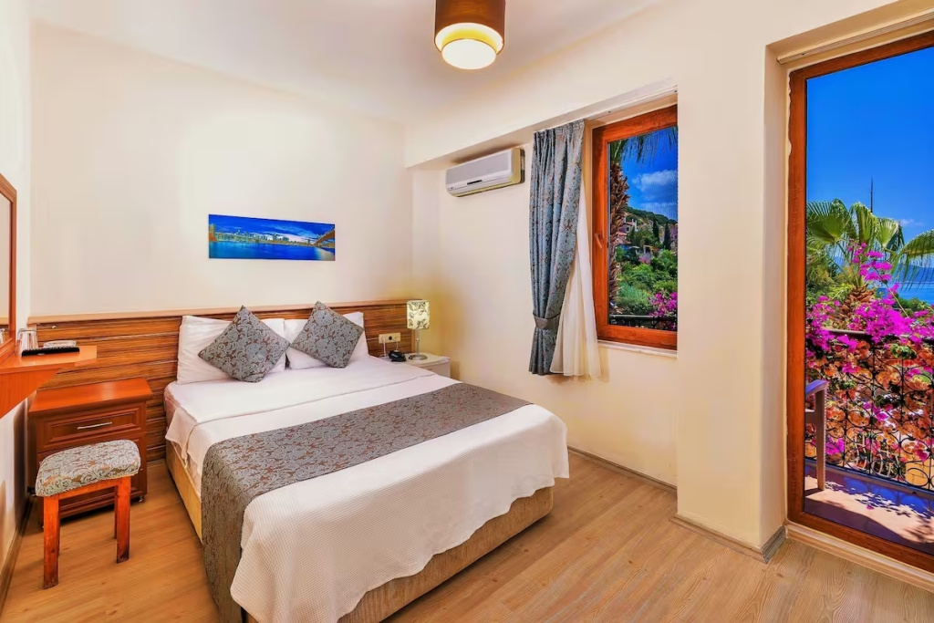 Double room with sea view (full double bed)