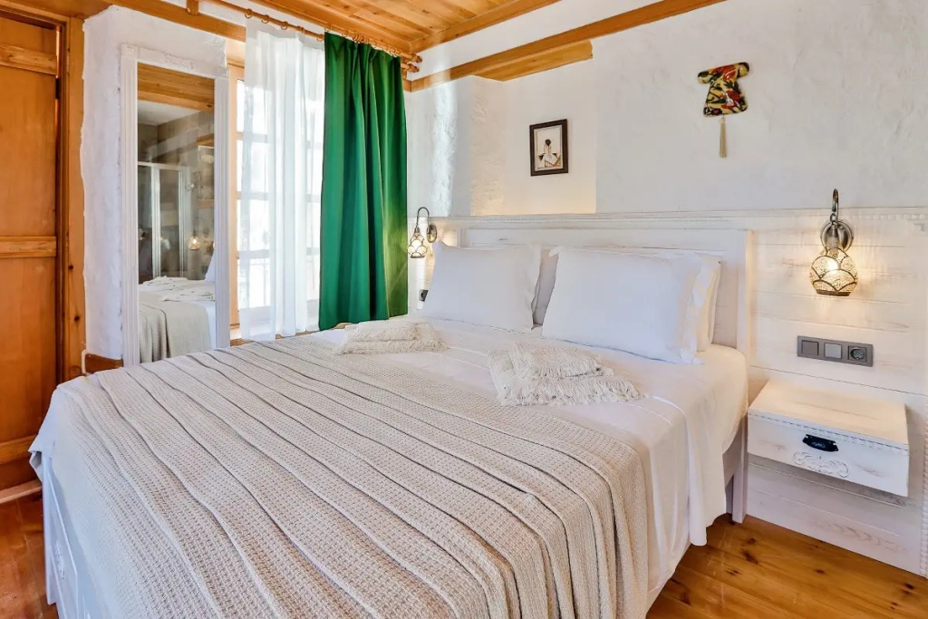 Sardinia Double room with balcony (full double bed)