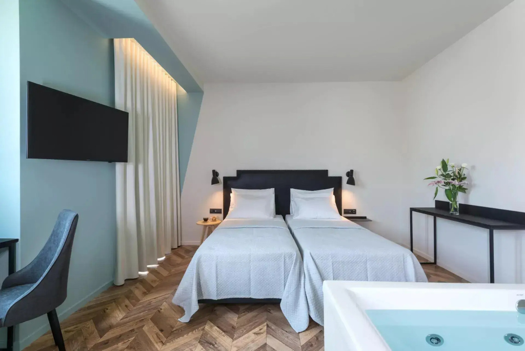 Prestige with Jacuzzi Double Suite (twin beds)