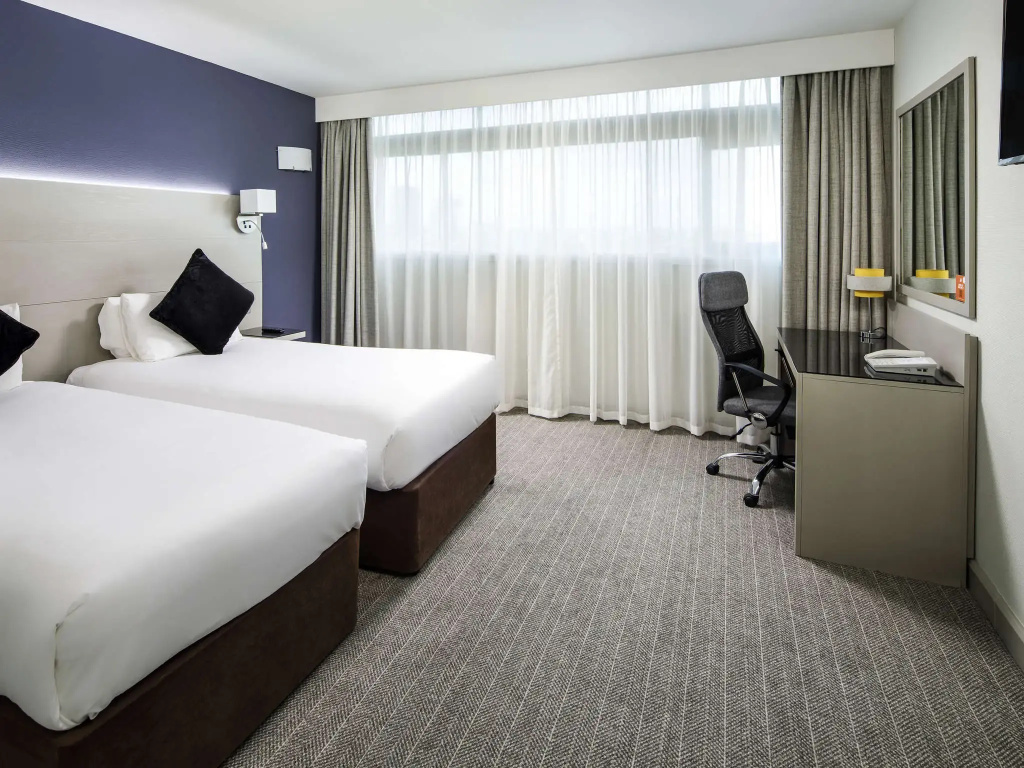 Mercure Manchester Piccadilly Hotel - Tap to explore photos