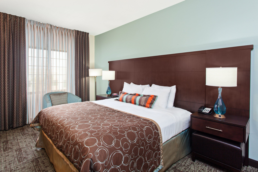 Staybridge Suites Lake Forest by IHG - Chambres