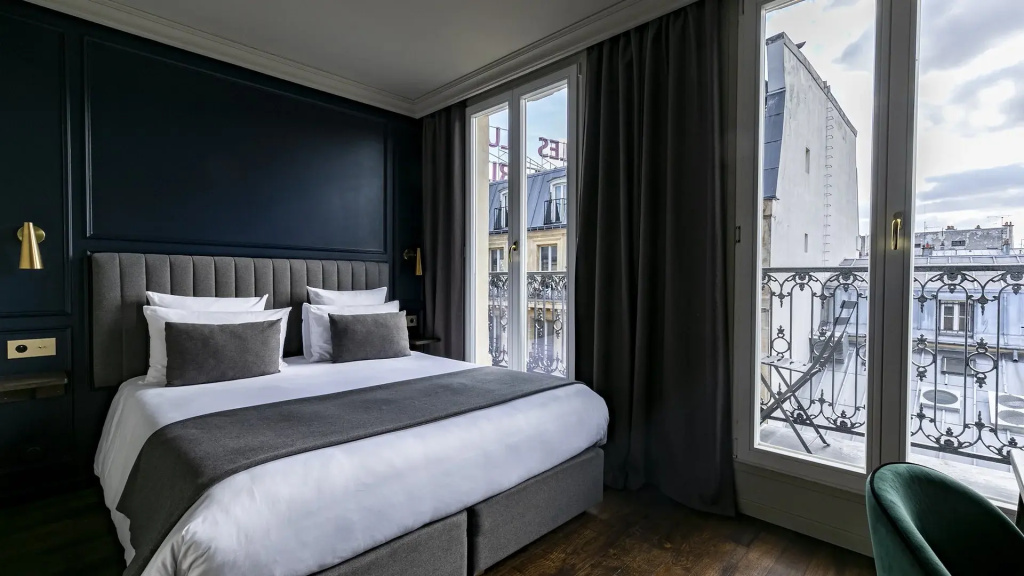 Superior Double room with balcony (full double bed)