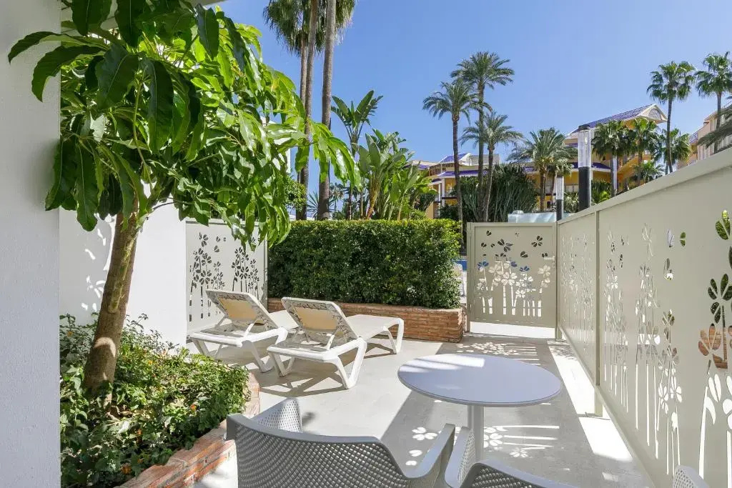 Superior Pool Access Double room (full double bed)