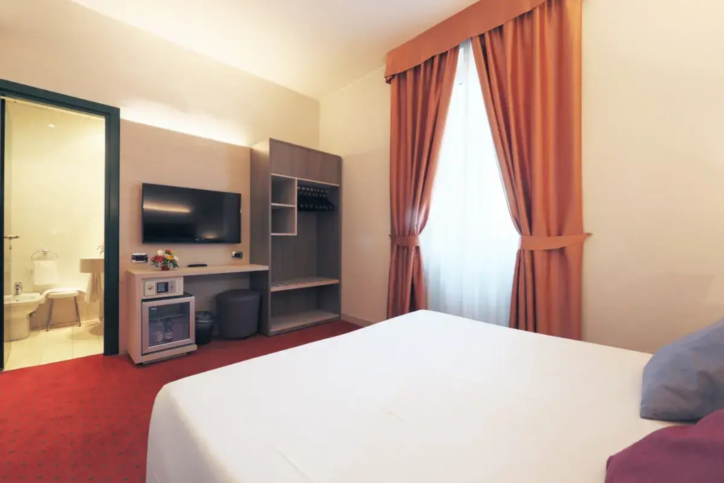 Hotel photo 12