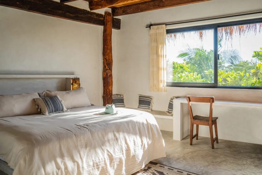 Superior Steps to Sea Double room full double bed