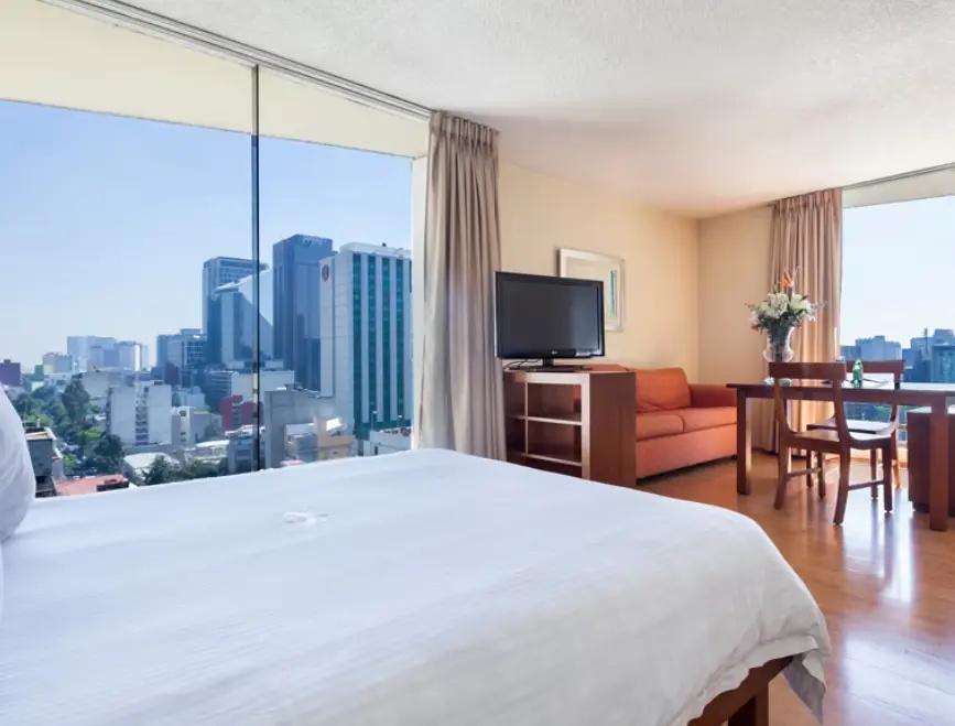 Double Suite with view to the Angel of Independence (full double bed)